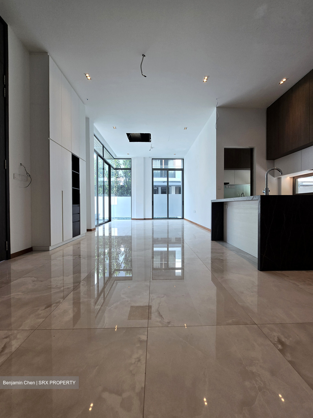 East Coast Avenue (D15), Terrace #606385241